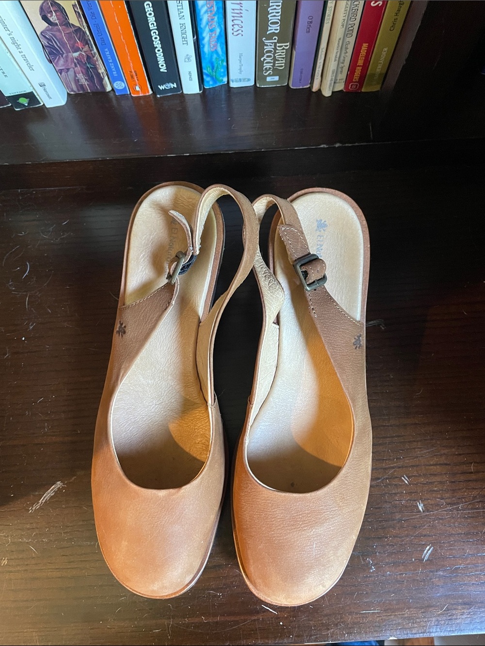 El Naturalista Slingback Leather Heels in tan